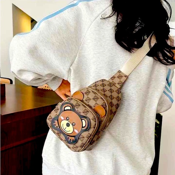Cute Bear Crossbody 🤎🐻 - Picture 9 of 15